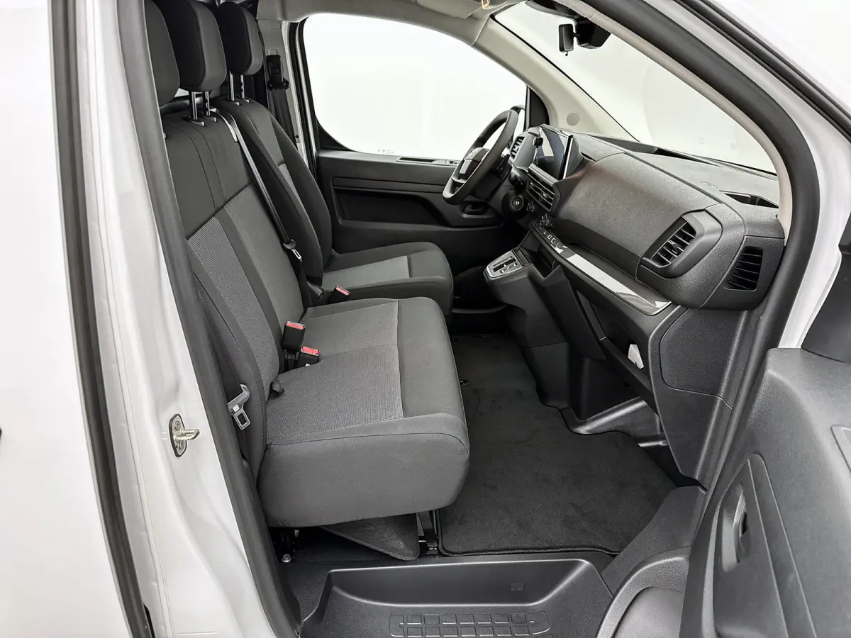 Worker Comfort Standard Range L2 50 kWh Nieuw 230km WLTP Carplay Cruise control 100% elektrisch