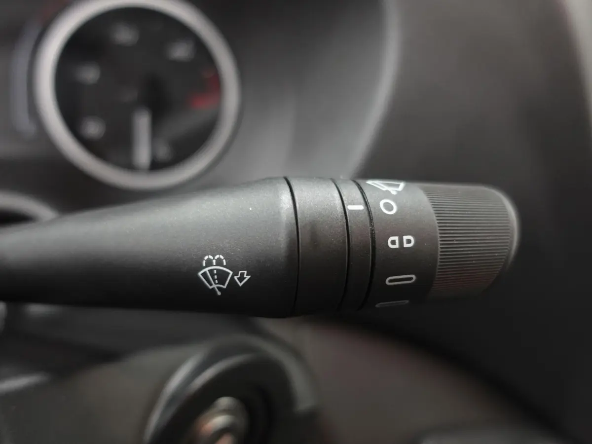 40C18 3.0 180pk Automaat Bakwagen Laadklep Airco Cruise Control Navigatie Camera
