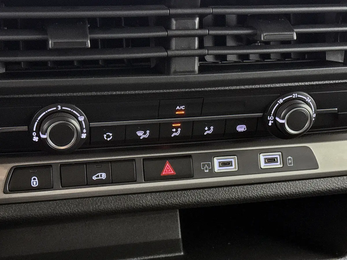 Worker Comfort Standard Range L2 50 kWh Nieuw 230km WLTP Carplay Cruise control 100% elektrisch