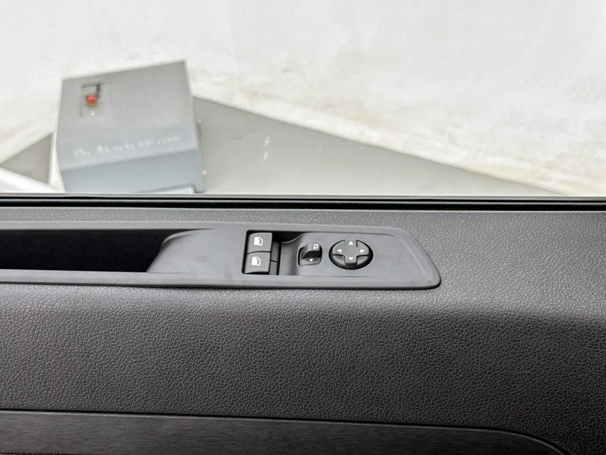 Worker Comfort Standard Range L2 50 kWh Nieuw 230km WLTP Carplay Cruise control 100% elektrisch