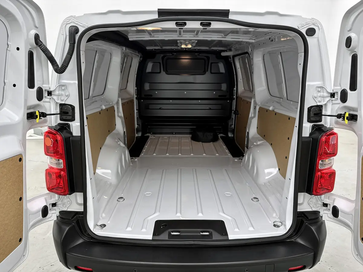 Worker Comfort Standard Range L2 50 kWh Nieuw 230km WLTP Carplay Cruise control 100% elektrisch