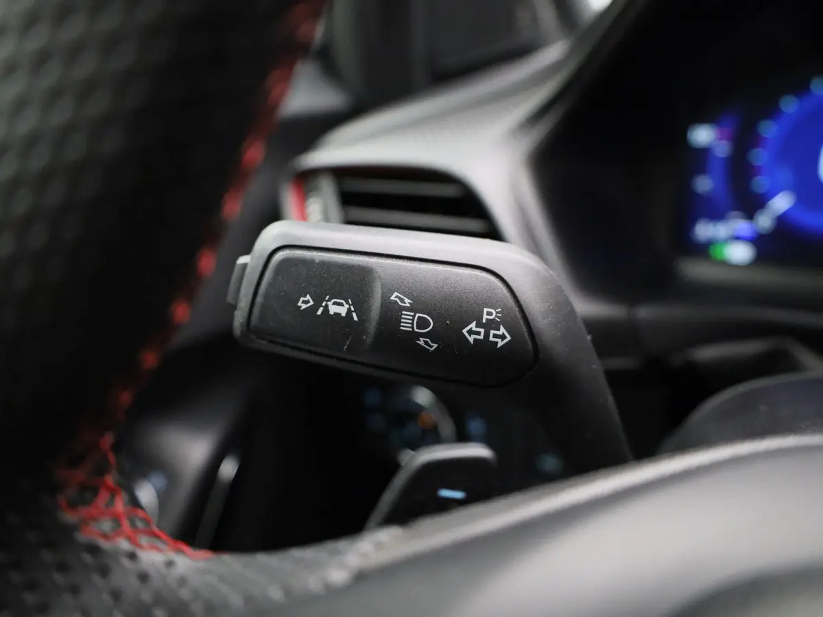 1.0 EcoBoost ST-Line X | Automaat | Apple Carplay / Android Auto | Panoramadak | Achteruitrijcamera | Parkeersensoren |
