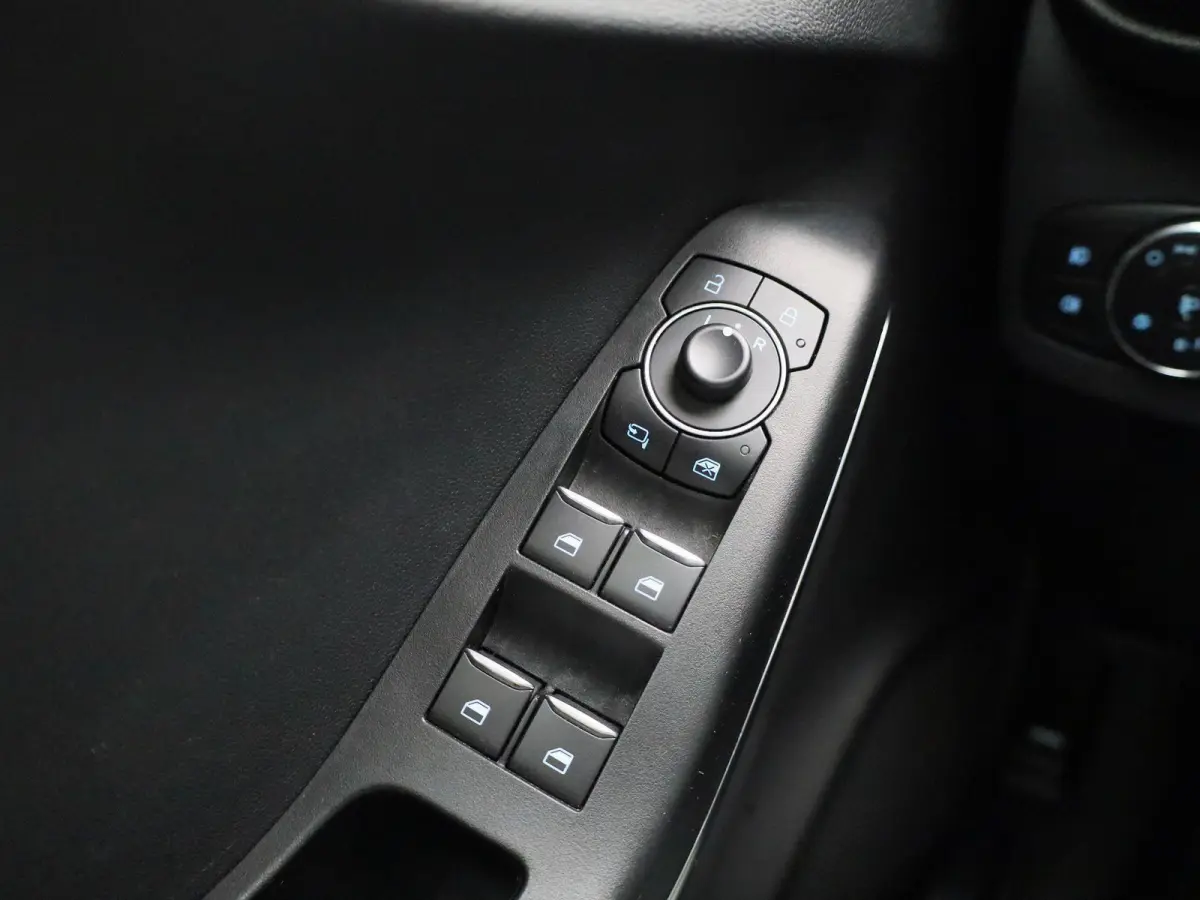 1.0 EcoBoost ST-Line X | Automaat | Apple Carplay / Android Auto | Panoramadak | Achteruitrijcamera | Parkeersensoren |