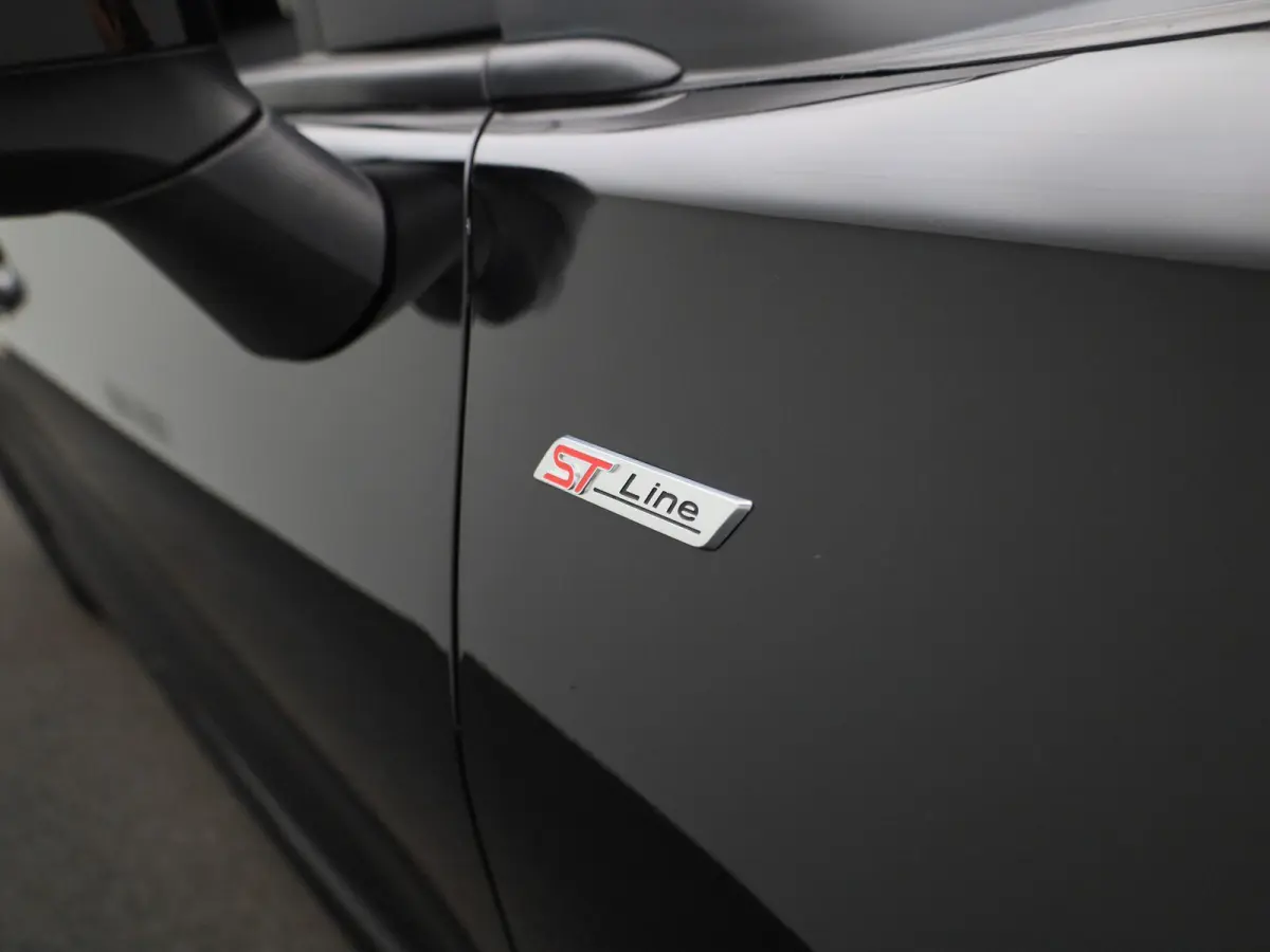 1.0 EcoBoost ST-Line X | Automaat | Apple Carplay / Android Auto | Panoramadak | Achteruitrijcamera | Parkeersensoren |