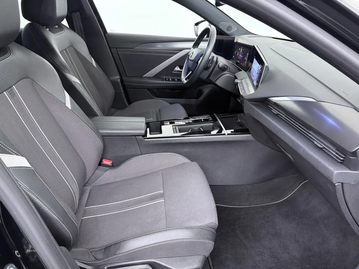 1.2 Turbo GS Trekhaak | All-seasons | Apple Carplay/Android Auto|telefoonintegratie premium | Cruise control adaptief met Stop&Go | Electronic climate controle