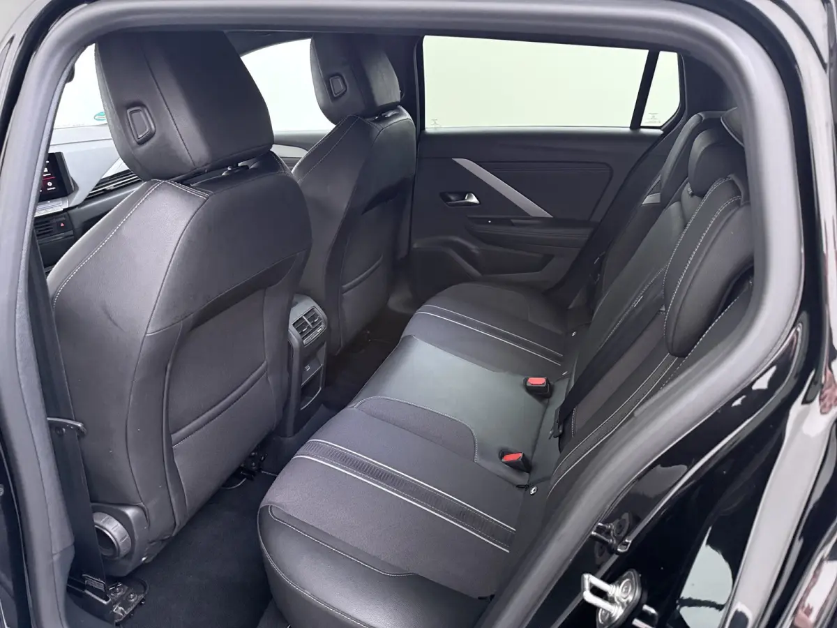 1.2 Turbo GS Trekhaak | All-seasons | Apple Carplay/Android Auto|telefoonintegratie premium | Cruise control adaptief met Stop&Go | Electronic climate controle