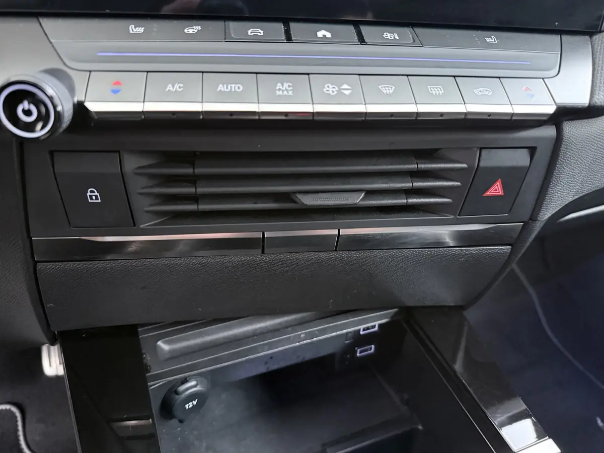 1.2 Turbo GS Trekhaak | All-seasons | Apple Carplay/Android Auto|telefoonintegratie premium | Cruise control adaptief met Stop&Go | Electronic climate controle