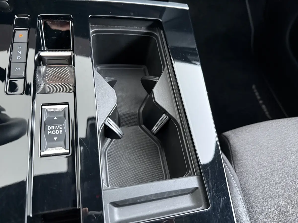 1.2 Turbo GS Trekhaak | All-seasons | Apple Carplay/Android Auto|telefoonintegratie premium | Cruise control adaptief met Stop&Go | Electronic climate controle