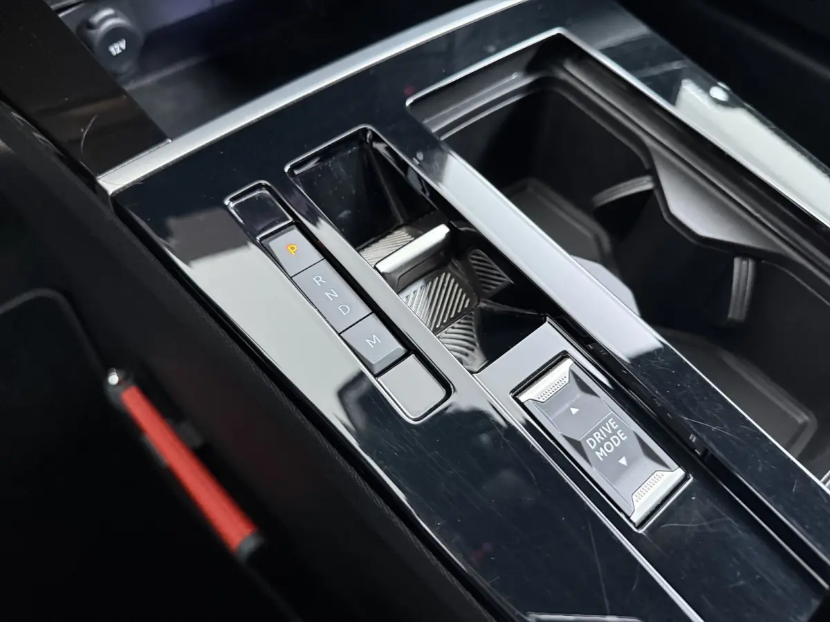 1.2 Turbo GS Trekhaak | All-seasons | Apple Carplay/Android Auto|telefoonintegratie premium | Cruise control adaptief met Stop&Go | Electronic climate controle