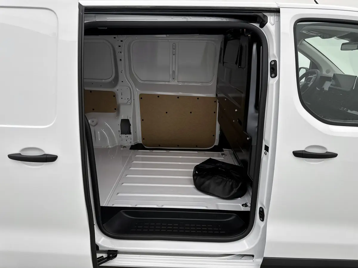 Worker Comfort Standard Range L2 50 kWh Nieuw 230km WLTP Carplay Cruise control 100% elektrisch