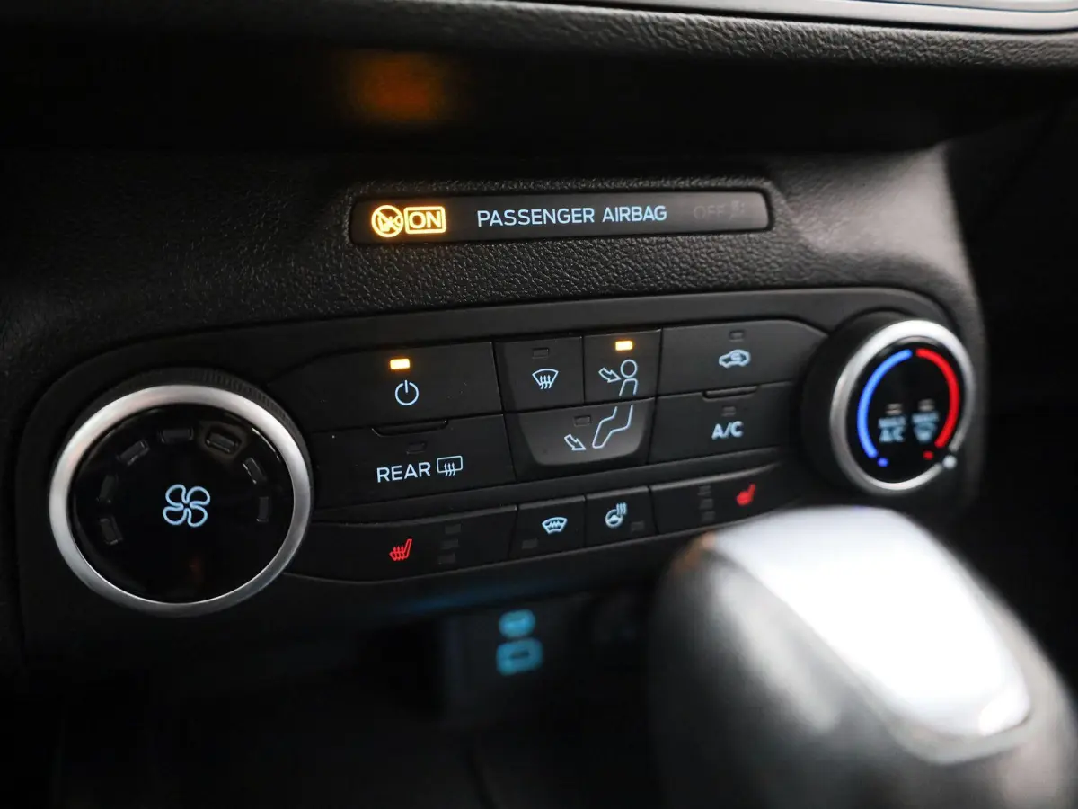 1.0i EcoBoost 92kW Aut. Connected | Apple Carplay / Android Auto | Cruisecontrol | Parkeersensoren |