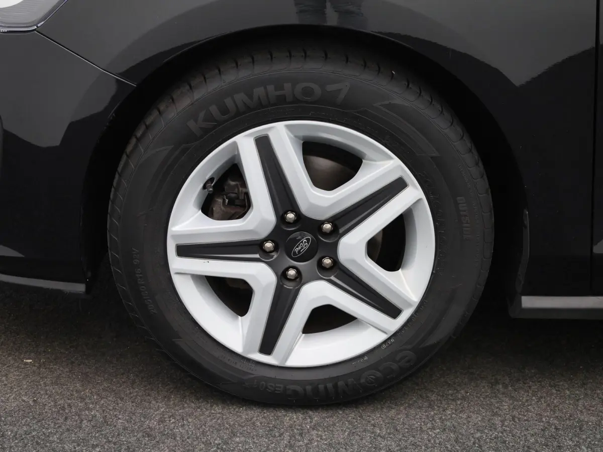1.0i EcoBoost 92kW Aut. Connected | Apple Carplay / Android Auto | Cruisecontrol | Parkeersensoren |