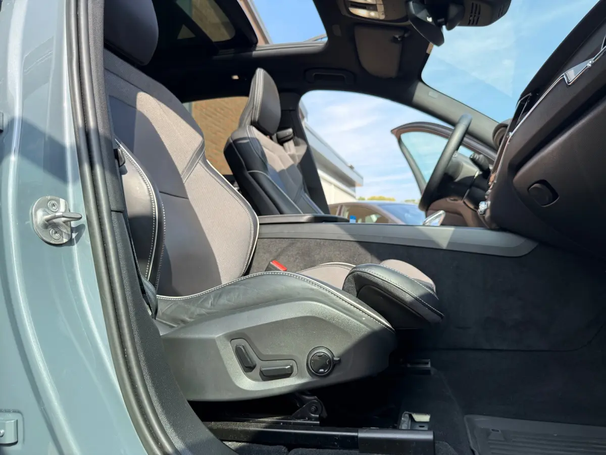 2.0 T6 Plug-in hybrid AWD Ultimate Bright|PANO/TRHK/ACC/CAMERA/