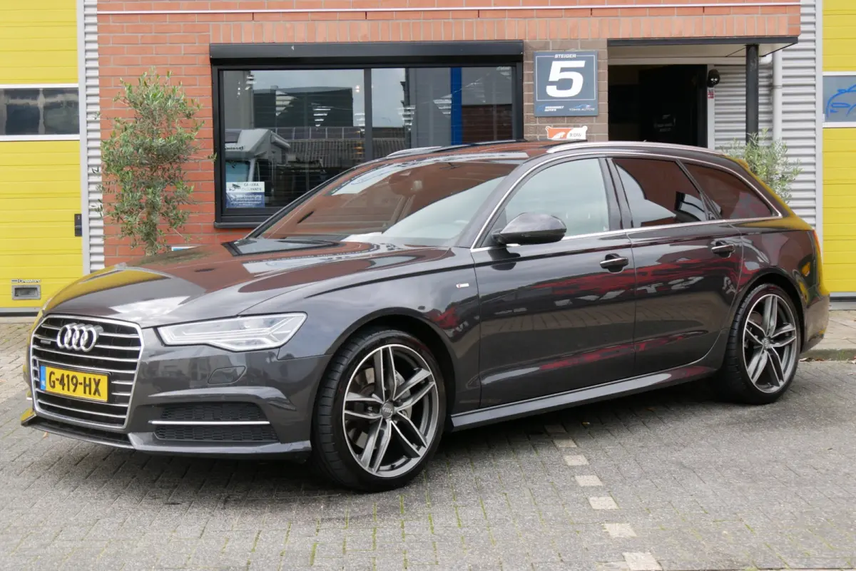 2.0 TFSI quattro Adrenalin Sport. stoel verwarm/koel. pano. standkachel