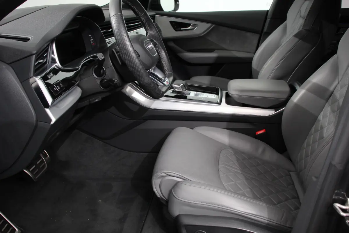 55 TFSI e PHEV quattro Pro Line S-Line 3* S-Line Leder B&O Trekhaak Elektrisch Luchtvering Led Dab Led Blackpack Stoelverwarming Stoelverkoeling Camera