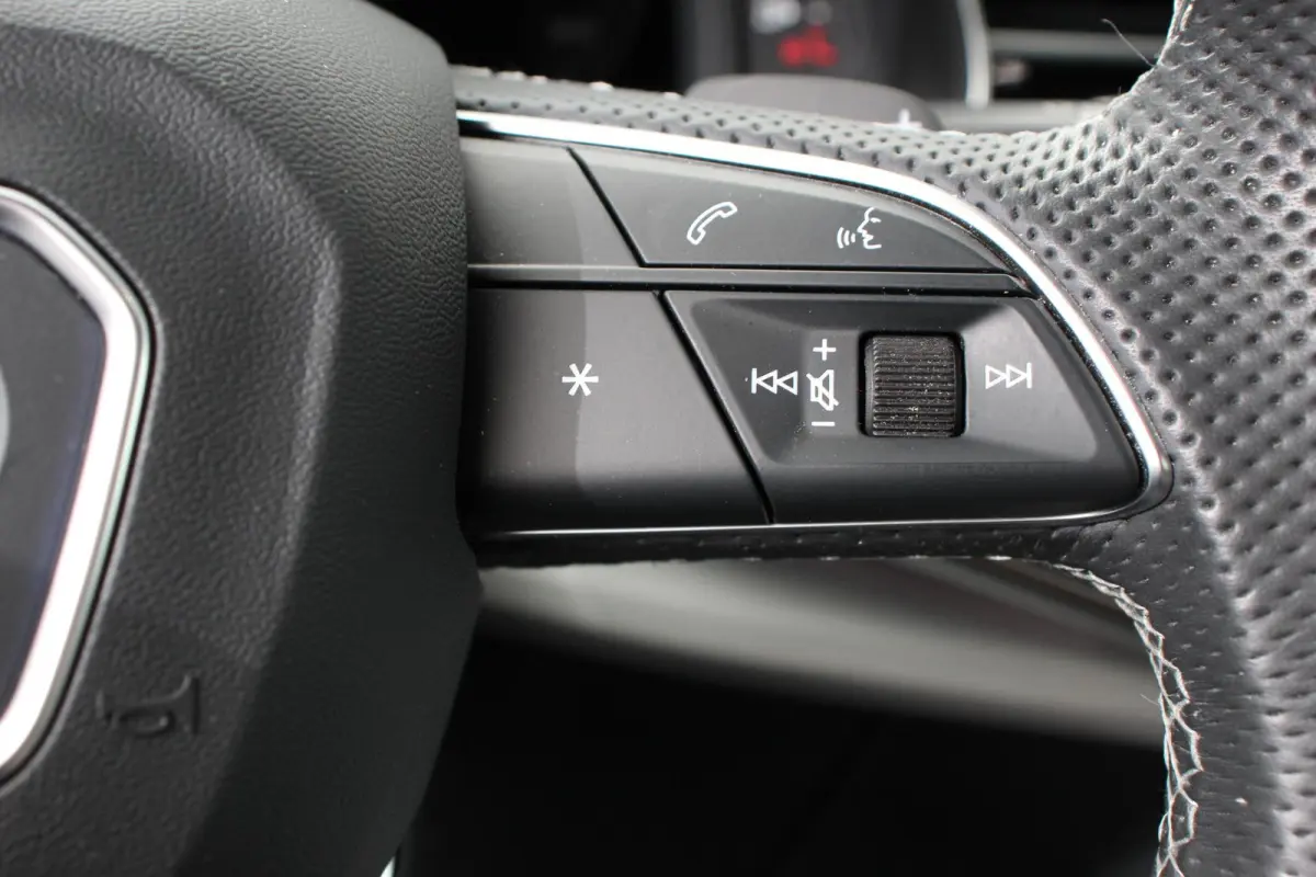 55 TFSI e PHEV quattro Pro Line S-Line 3* S-Line Leder B&O Trekhaak Elektrisch Luchtvering Led Dab Led Blackpack Stoelverwarming Stoelverkoeling Camera