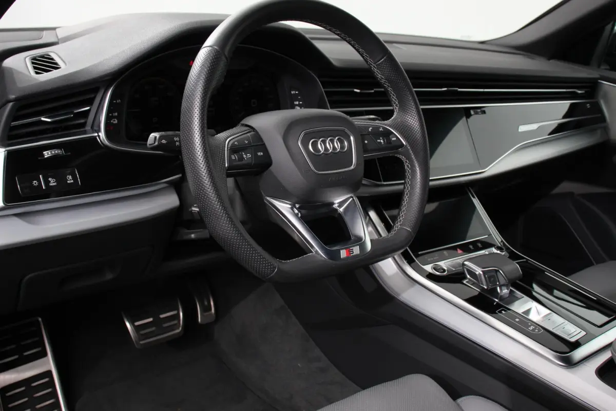 55 TFSI e PHEV quattro Pro Line S-Line 3* S-Line Leder B&O Trekhaak Elektrisch Luchtvering Led Dab Led Blackpack Stoelverwarming Stoelverkoeling Camera