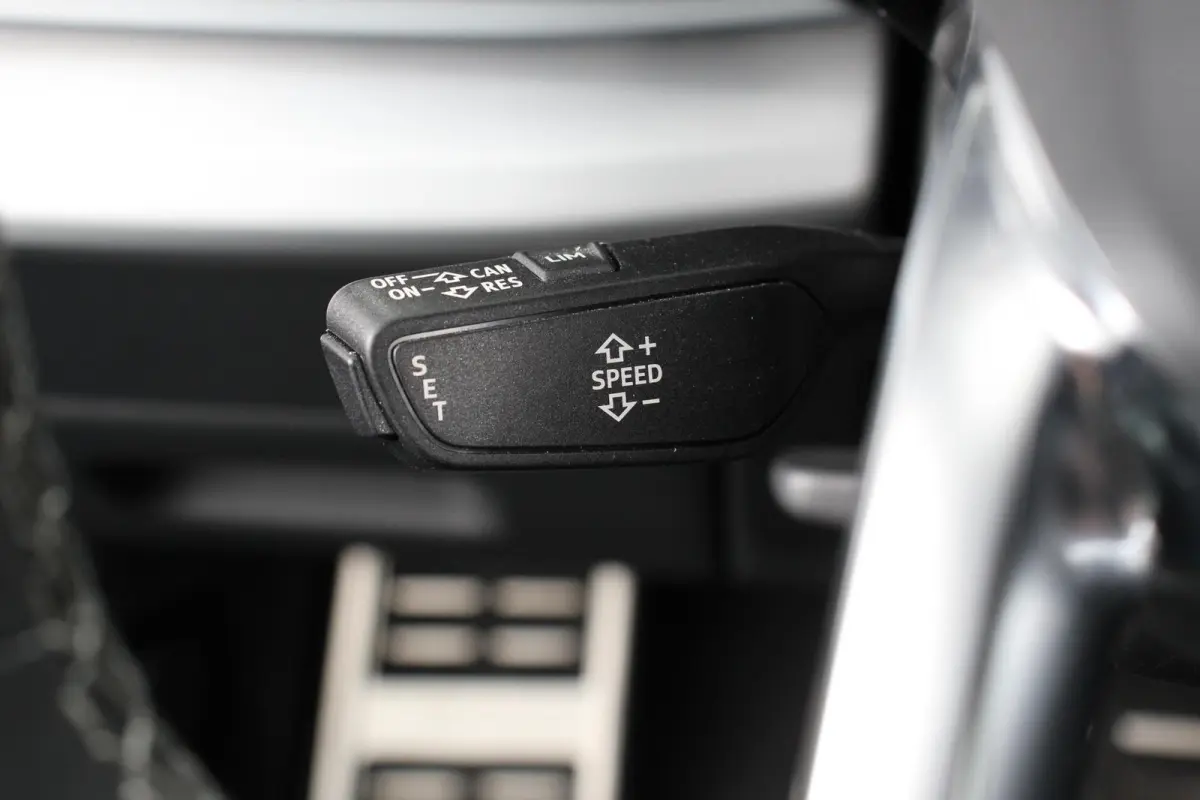 55 TFSI e PHEV quattro Pro Line S-Line 3* S-Line Leder B&O Trekhaak Elektrisch Luchtvering Led Dab Led Blackpack Stoelverwarming Stoelverkoeling Camera