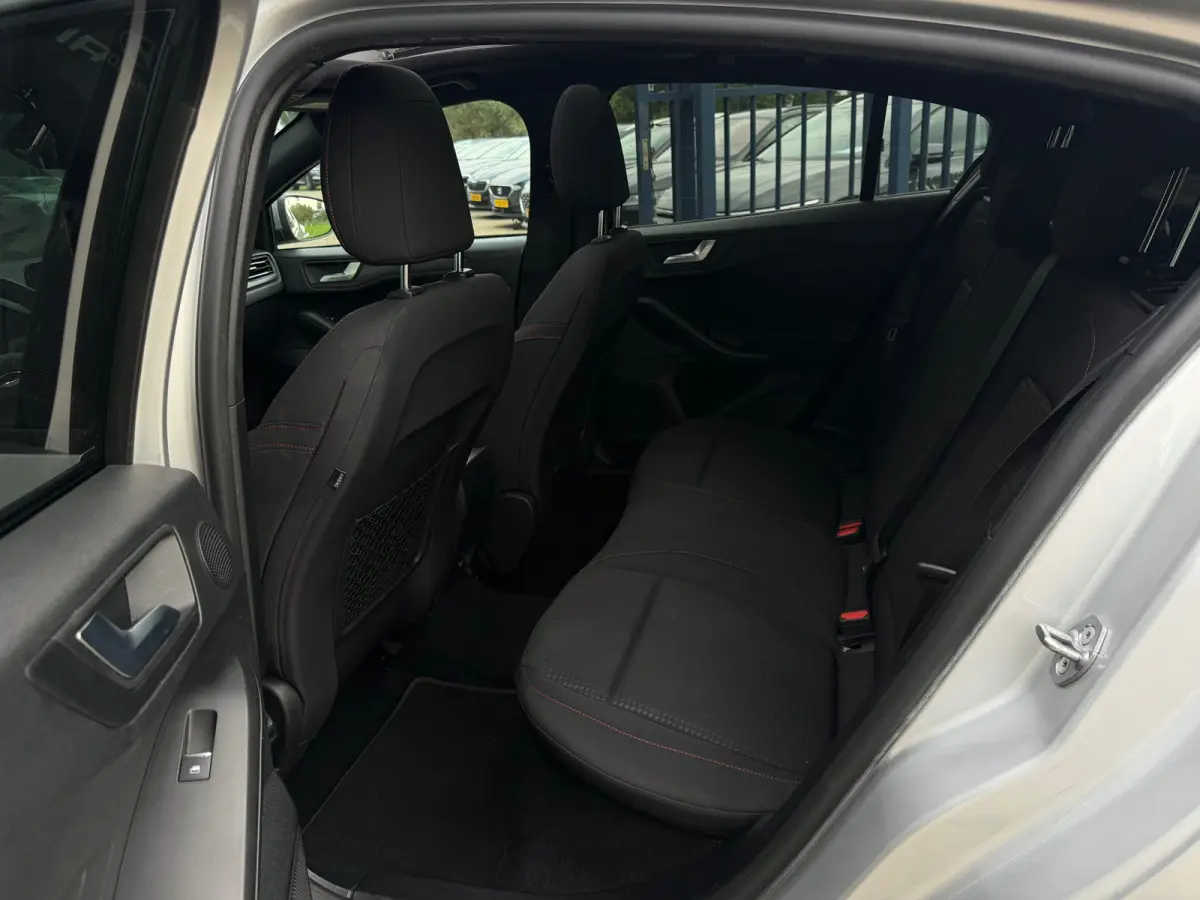 1.0 EcoBoost ST Line Business B&O/PANO/NAV/LED/
