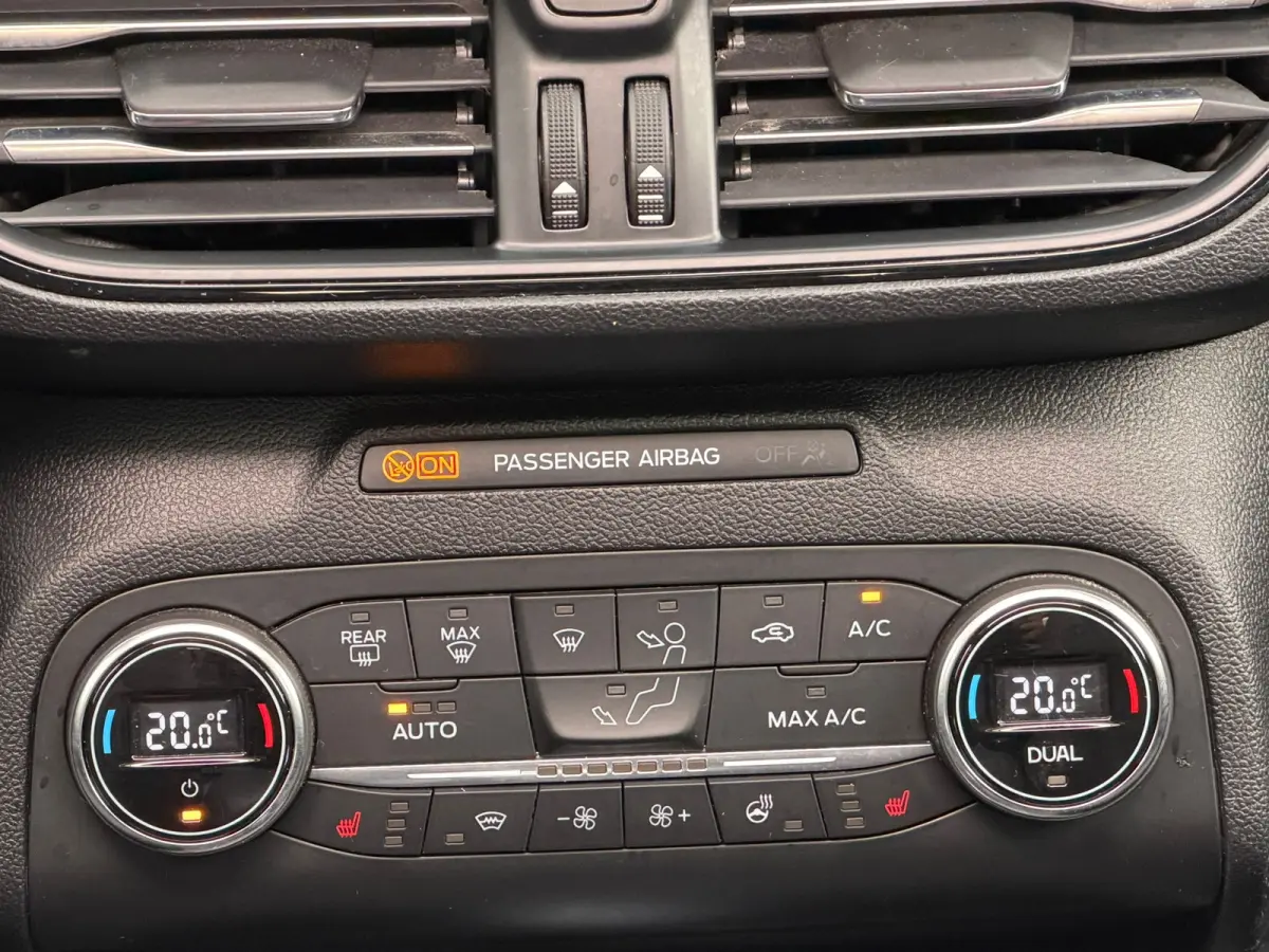 1.0 EcoBoost ST Line Business B&O/PANO/NAV/LED/