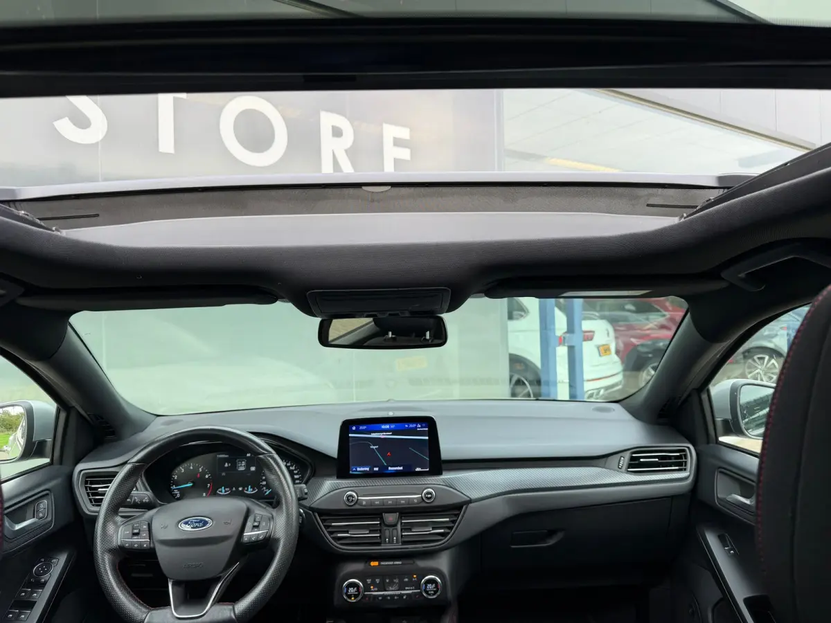 1.0 EcoBoost ST Line Business B&O/PANO/NAV/LED/