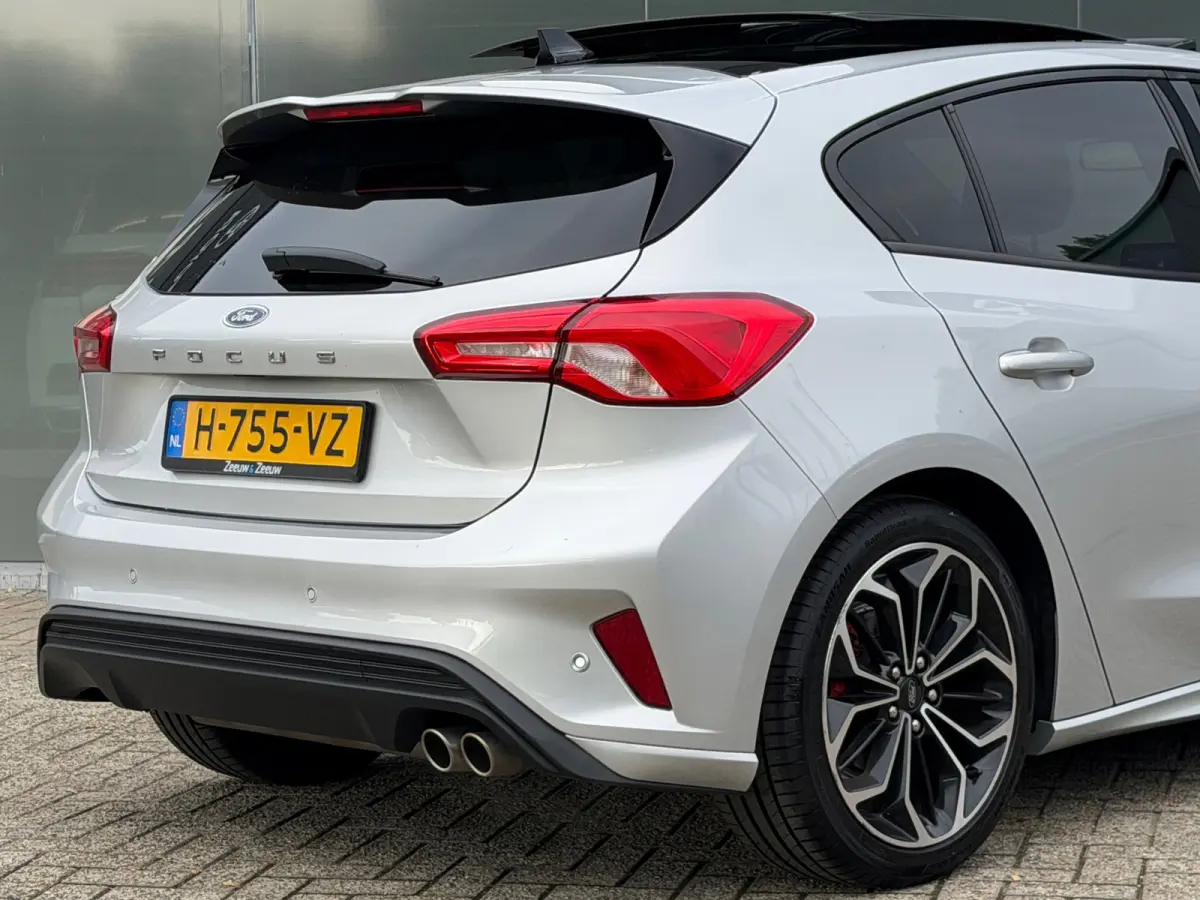 1.0 EcoBoost ST Line Business B&O/PANO/NAV/LED/