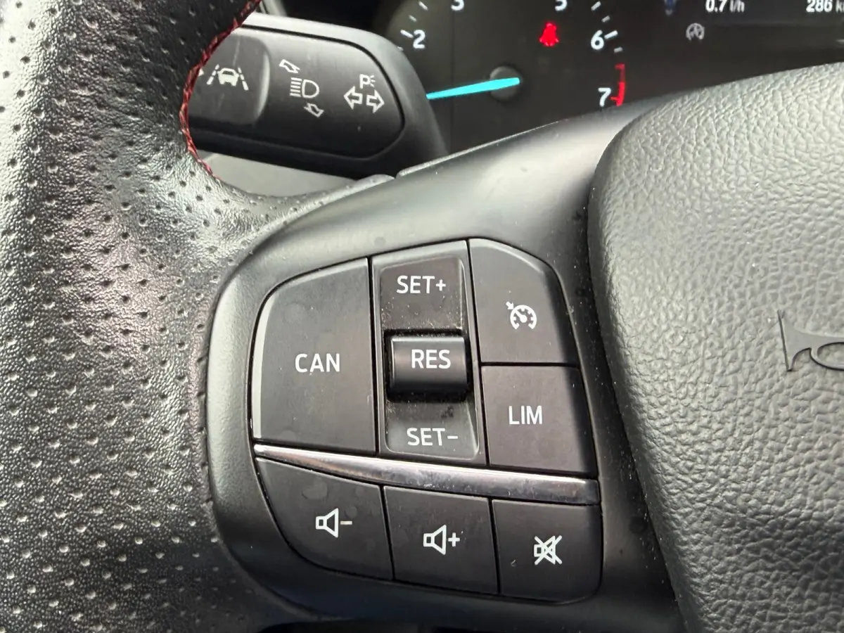1.0 EcoBoost ST Line Business B&O/PANO/NAV/LED/