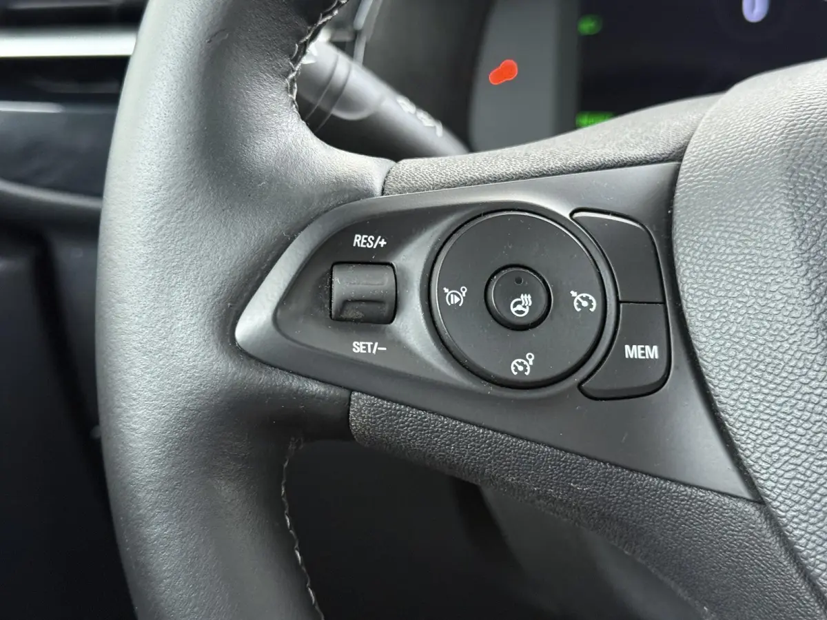 Elegance 50kWh | 1ste eigenaar | ACCU 90% | Winterpakket | 17"LMV | Parkeersensoren | AppleCarPlay/Android | AUTOMAAT