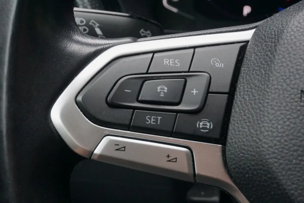 1.0 TSI R-Line Navi/App-Connect/Trekhaak!