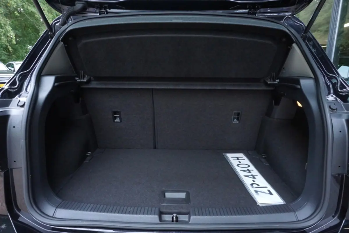 1.0 TSI R-Line Navi/App-Connect/Trekhaak!