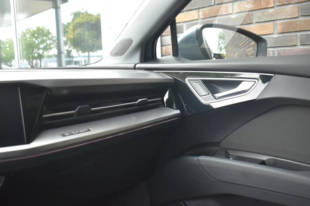 40 Launch edition Advanced 77 kWh MATRIX LED
