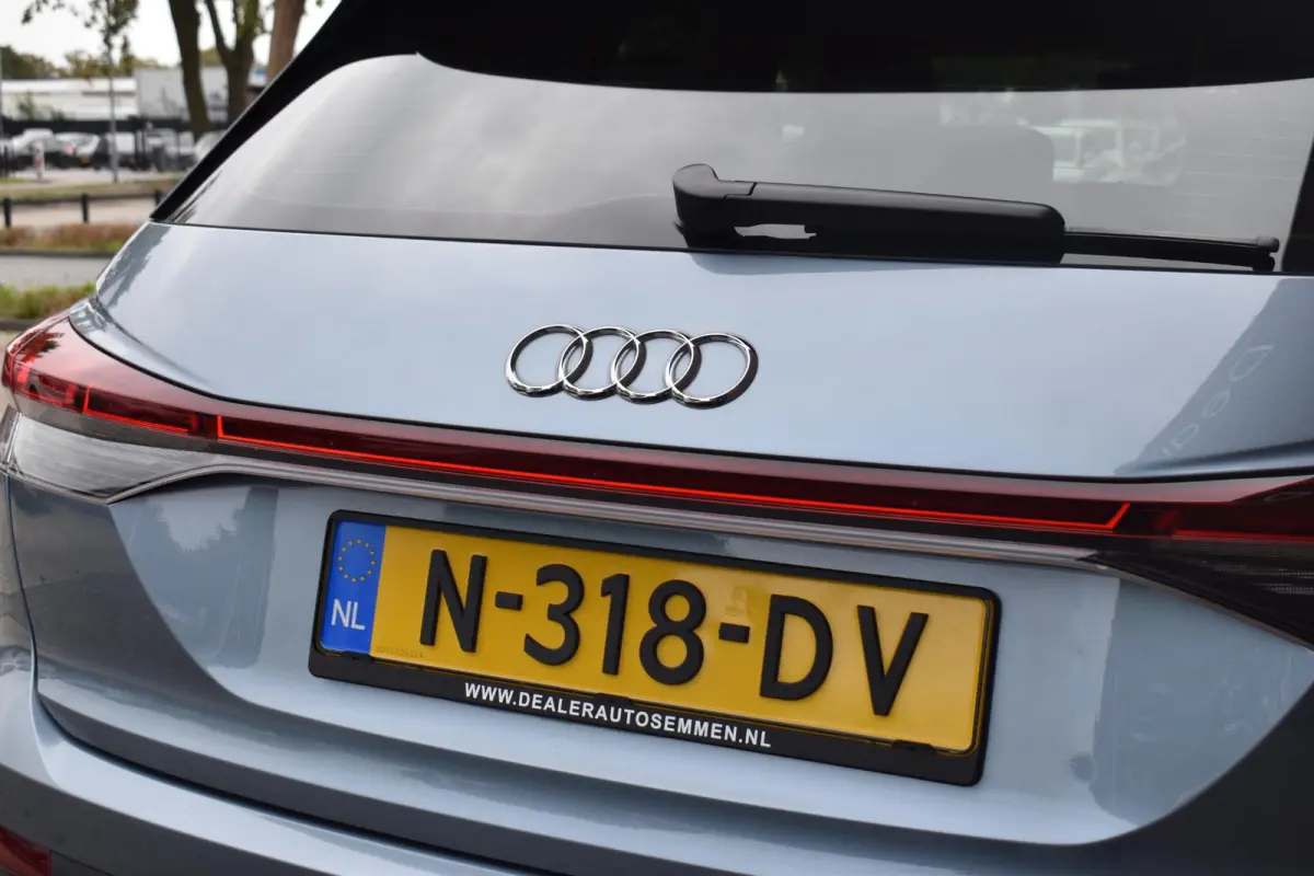 40 Launch edition Advanced 77 kWh MATRIX LED