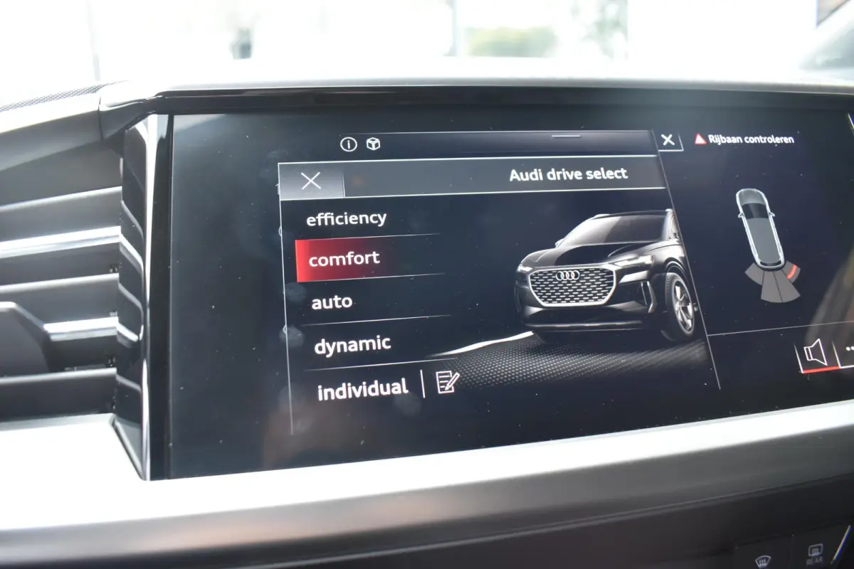 40 Launch edition Advanced 77 kWh MATRIX LED