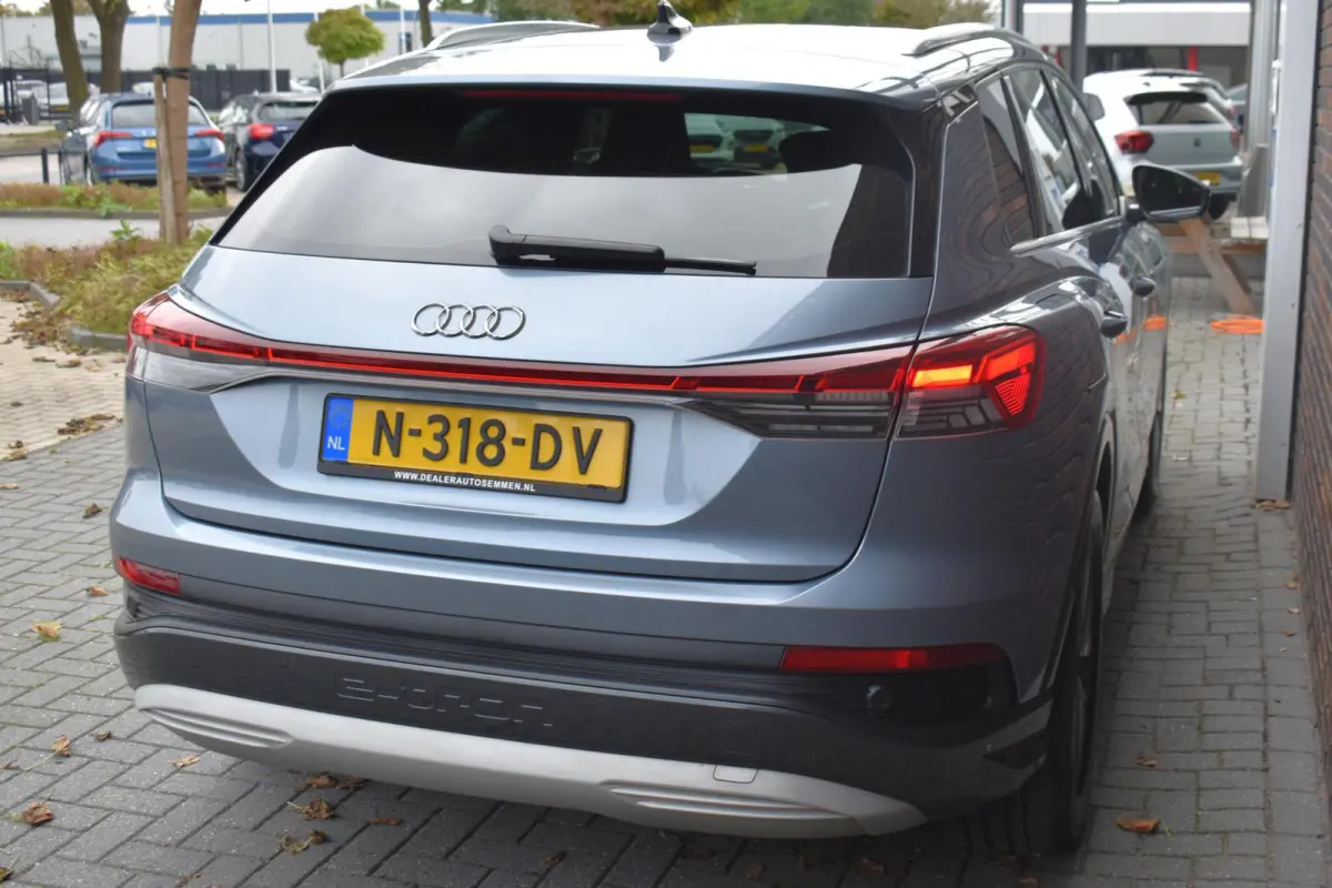 40 Launch edition Advanced 77 kWh MATRIX LED
