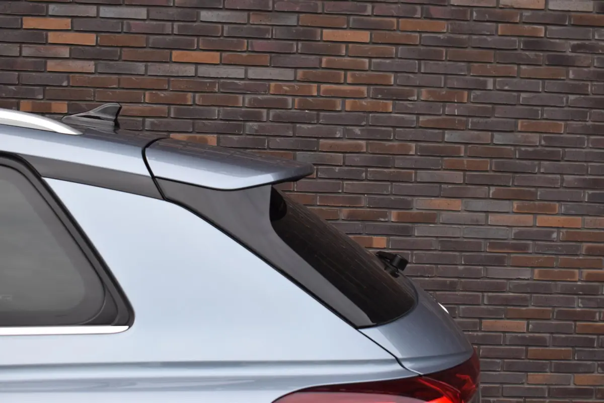 40 Launch edition Advanced 77 kWh MATRIX LED