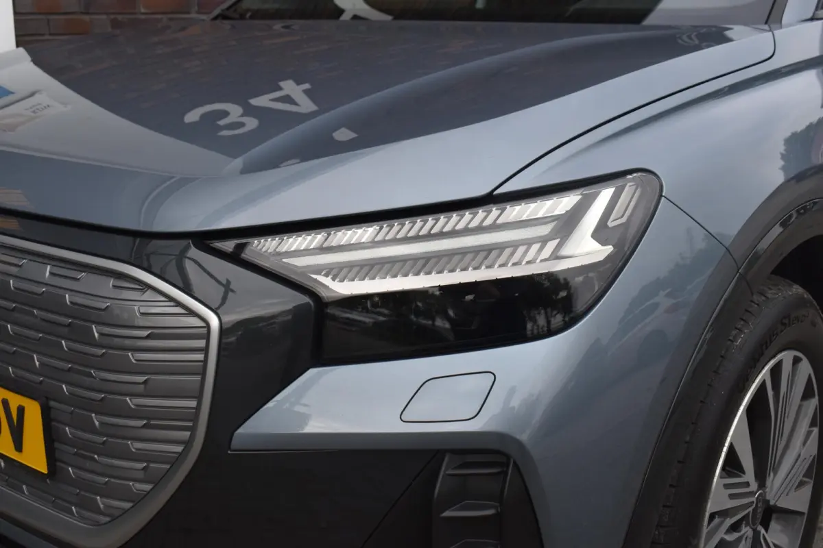 40 Launch edition Advanced 77 kWh MATRIX LED