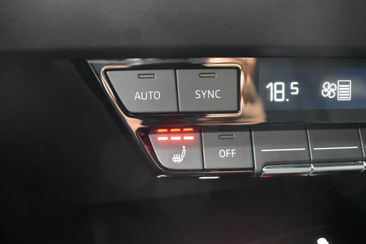 40 Launch edition Advanced 77 kWh MATRIX LED