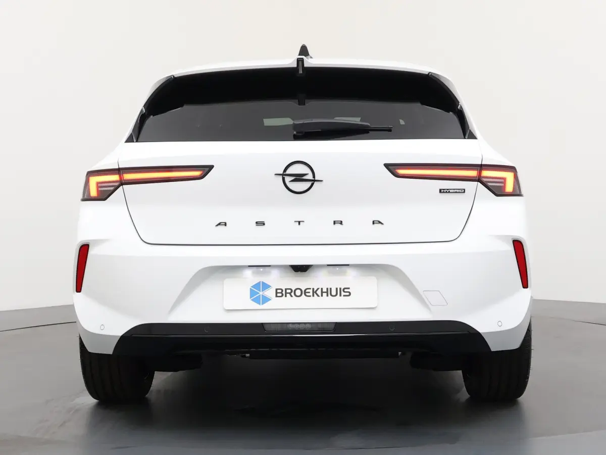 1.6 Plug-in-Hybrid 195pk GS | 3,7 kW boordlader | 7,4 kW boordlader | Achteruitrijcamera 180°