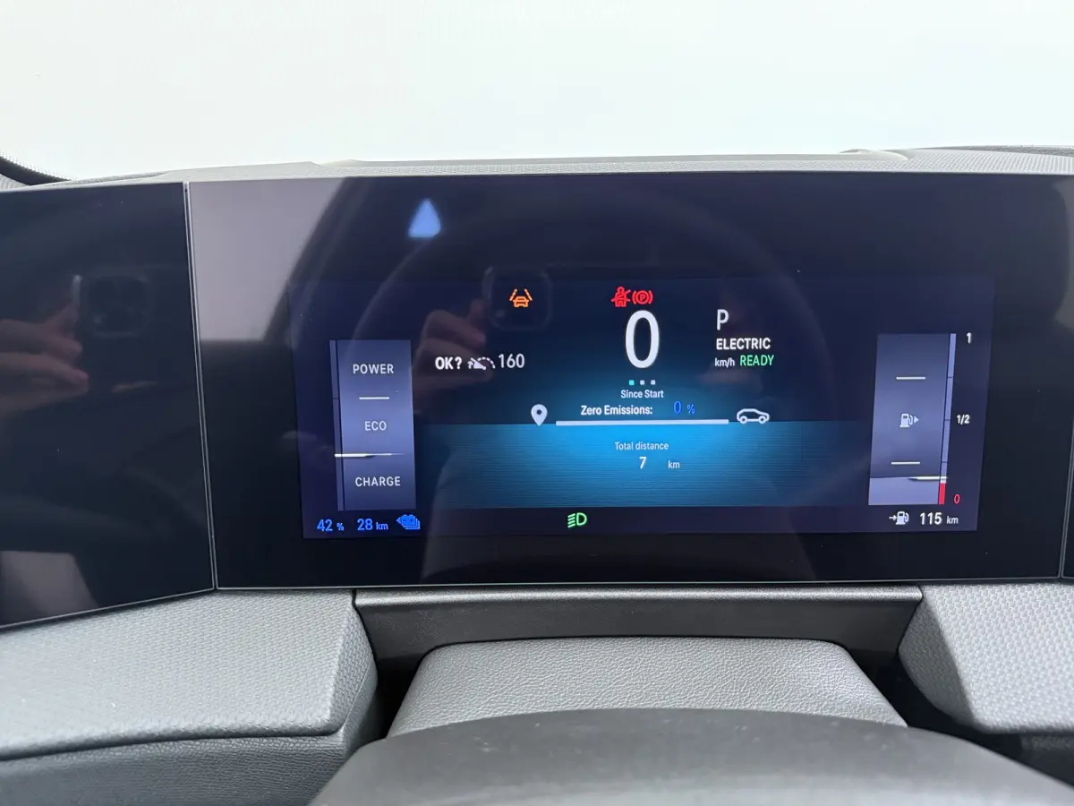 1.6 Plug-in-Hybrid 195pk GS | 3,7 kW boordlader | 7,4 kW boordlader | Achteruitrijcamera 180°