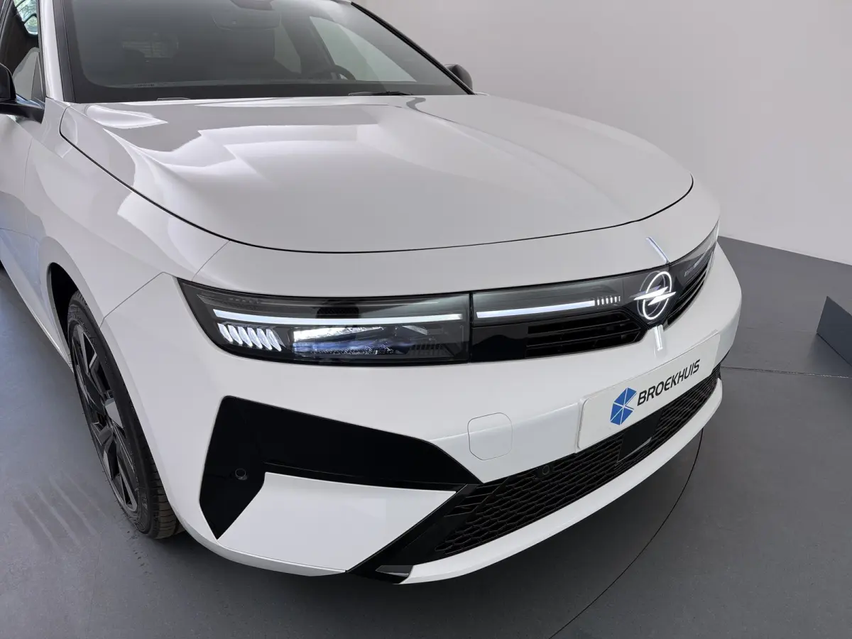 1.6 Plug-in-Hybrid 195pk GS | 3,7 kW boordlader | 7,4 kW boordlader | Achteruitrijcamera 180°
