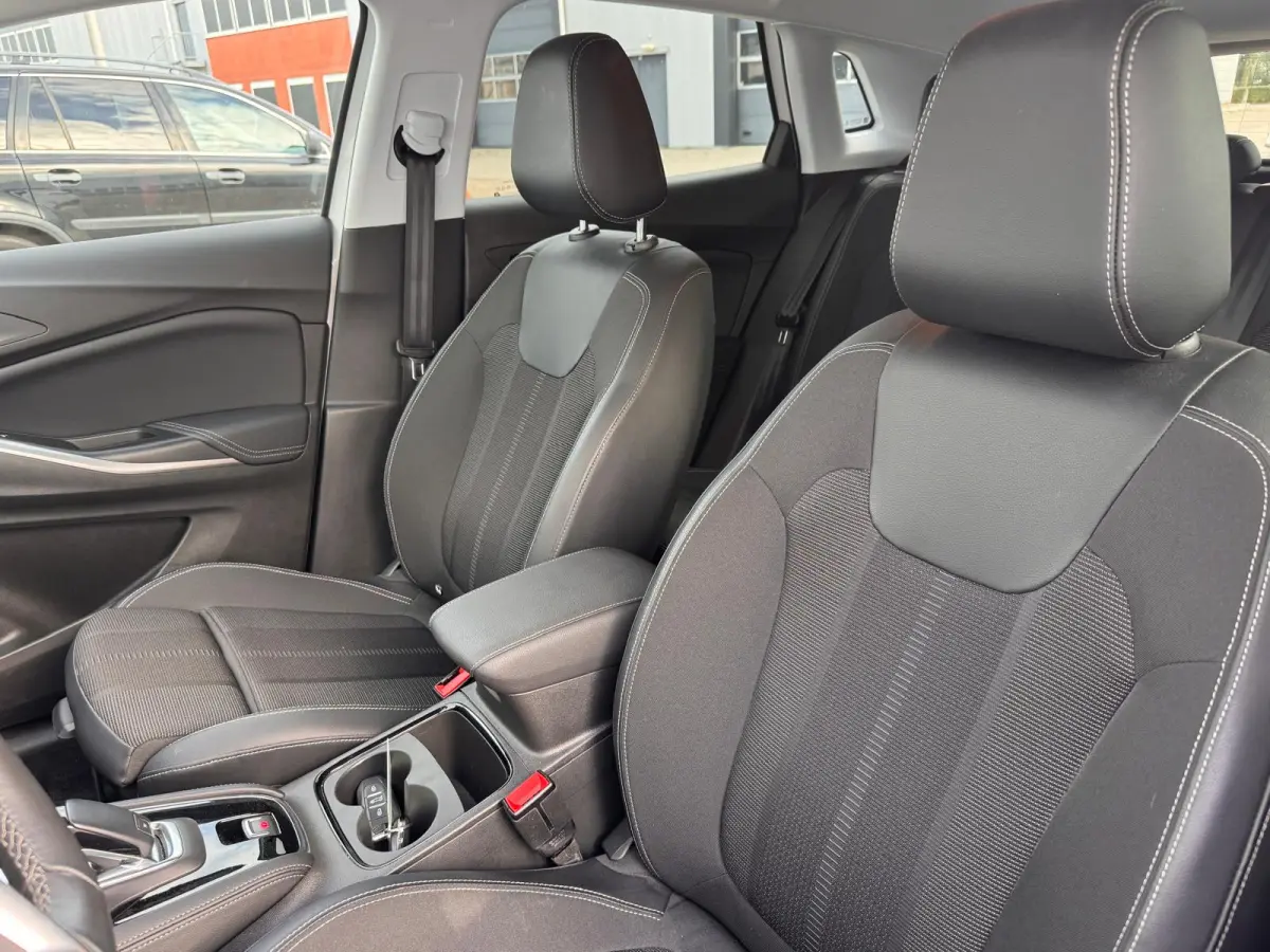 1.2 Turbo GS Line | Trekhaak | Afwijkende dakkleur | Apple Carplay/Android Auto|telefoonintegratie premium | Bluetooth telefoonvoorbereiding