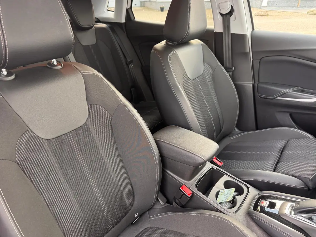 1.2 Turbo GS Line | Trekhaak | Afwijkende dakkleur | Apple Carplay/Android Auto|telefoonintegratie premium | Bluetooth telefoonvoorbereiding