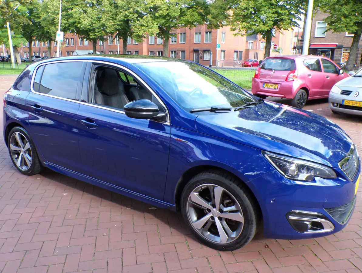 1.2 PureTech GT-line 2E EIG GEHEEL PEUGEOT DEALER ONDERHOUDEN...