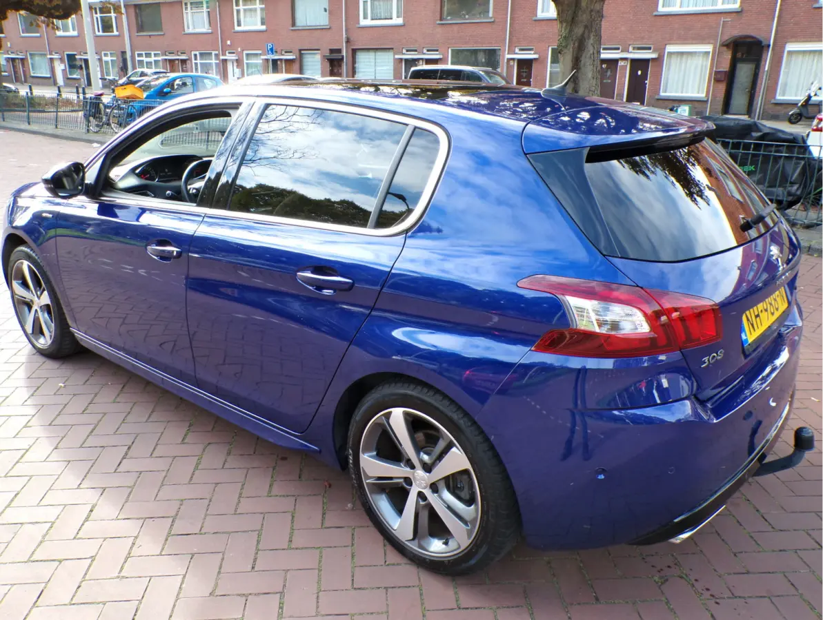 1.2 PureTech GT-line 2E EIG GEHEEL PEUGEOT DEALER ONDERHOUDEN...