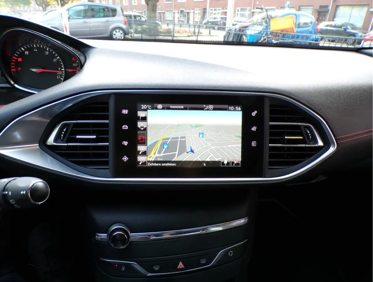 1.2 PureTech GT-line 2E EIG GEHEEL PEUGEOT DEALER ONDERHOUDEN...
