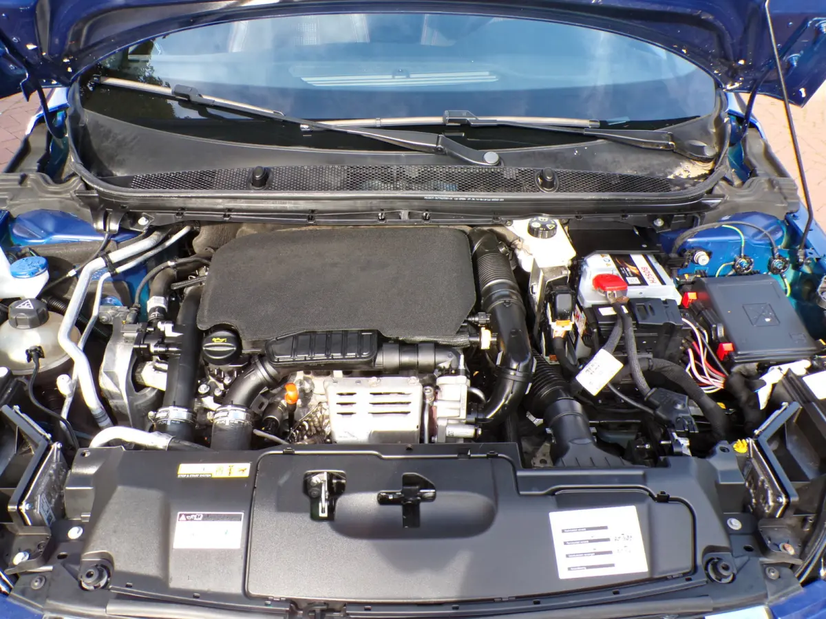 1.2 PureTech GT-line 2E EIG GEHEEL PEUGEOT DEALER ONDERHOUDEN...