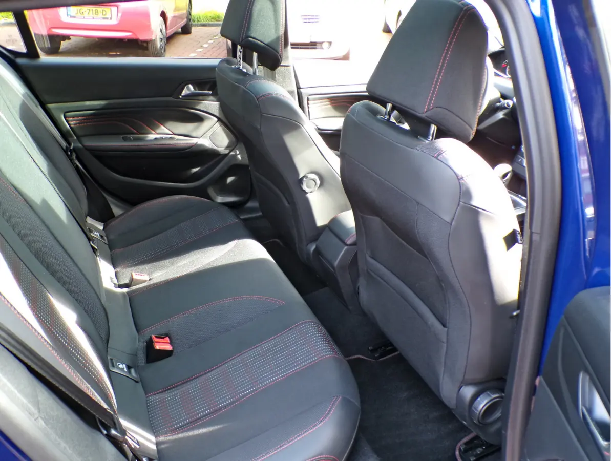 1.2 PureTech GT-line 2E EIG GEHEEL PEUGEOT DEALER ONDERHOUDEN...