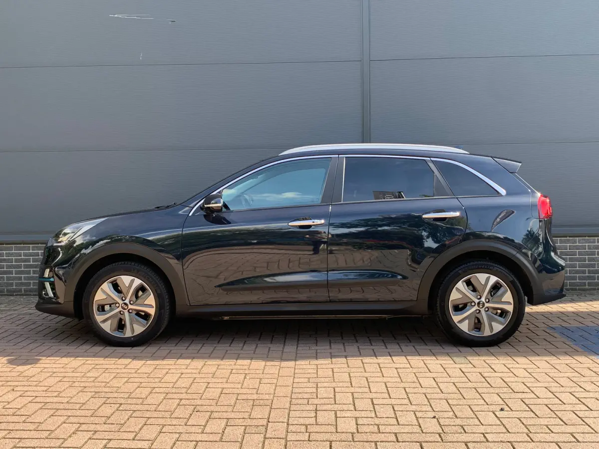 DynamicPlusLine 64 kWh / Trekhaak / Dealer onderhouden / Apple carplay / Android auto / Navigatie / Achteruitrijcamera / Stoelverwarming / Cruise control /