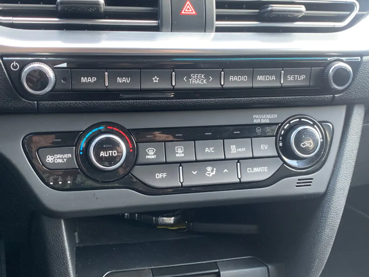 DynamicPlusLine 64 kWh / Trekhaak / Dealer onderhouden / Apple carplay / Android auto / Navigatie / Achteruitrijcamera / Stoelverwarming / Cruise control /