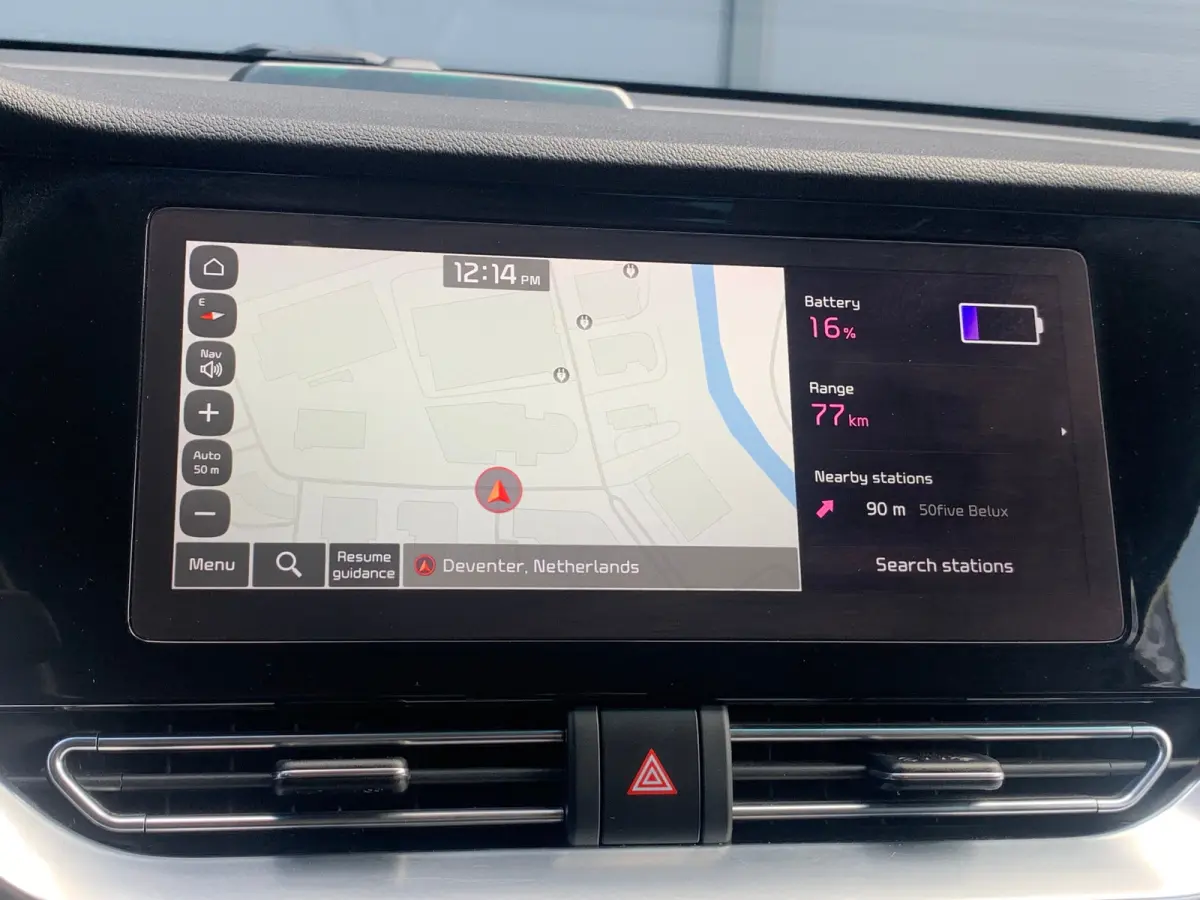 DynamicPlusLine 64 kWh / Trekhaak / Dealer onderhouden / Apple carplay / Android auto / Navigatie / Achteruitrijcamera / Stoelverwarming / Cruise control /